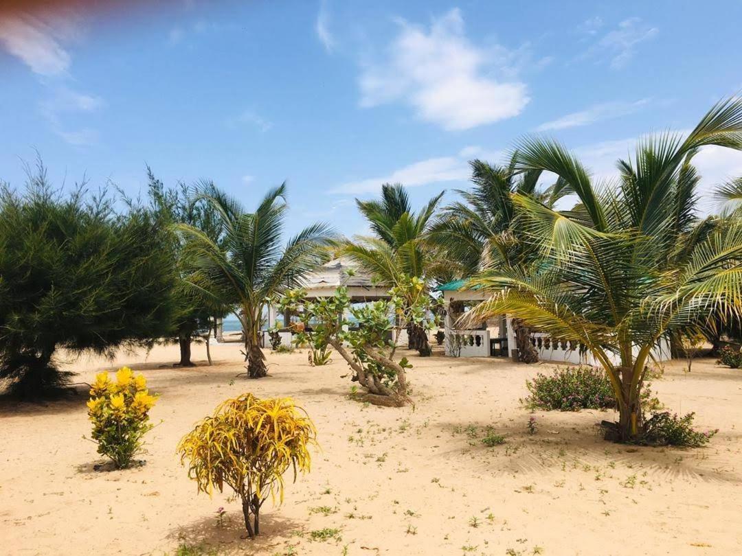 Santana Beachclub Sanyang Exteriör bild